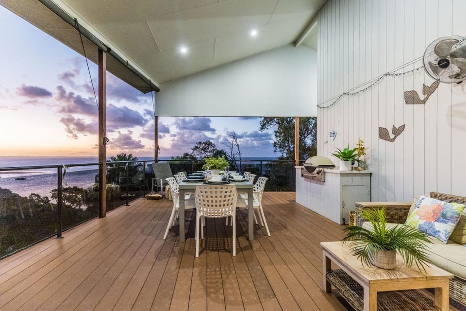 Balcony/Terrace, Seating area, Dining area, River view