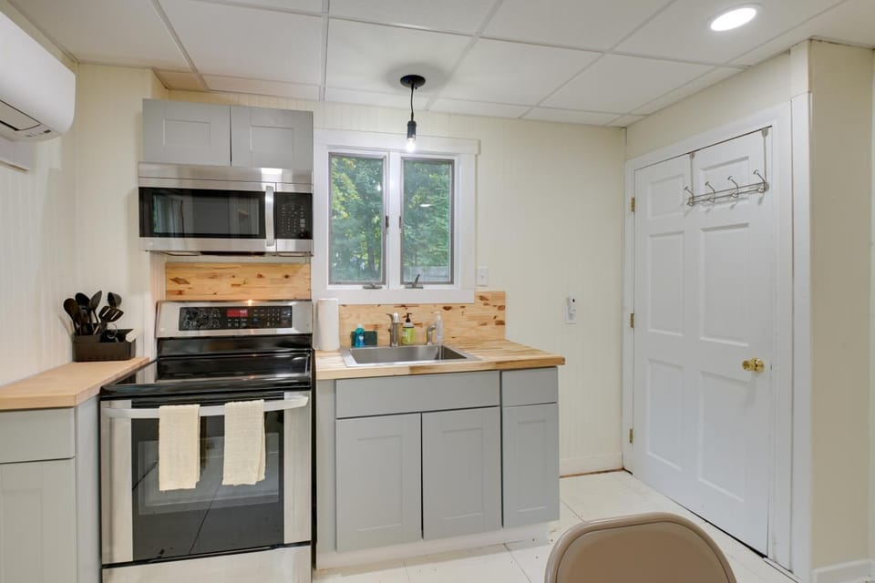 Walk to Harbor: Pet-Friendly Apt in Sorrento! Apartment in Sorrento