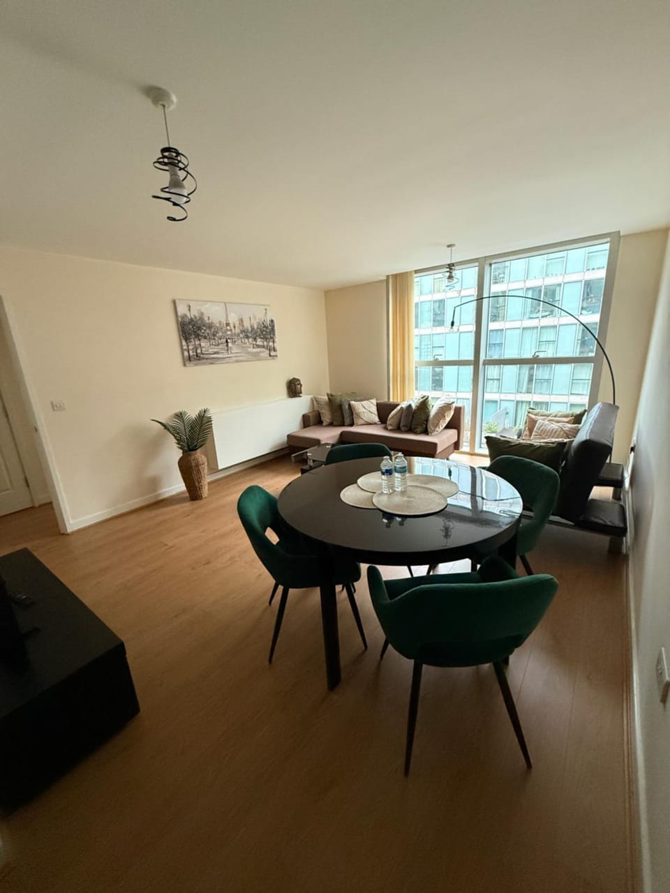 Central Hub Flat Apartment in Milton Keynes