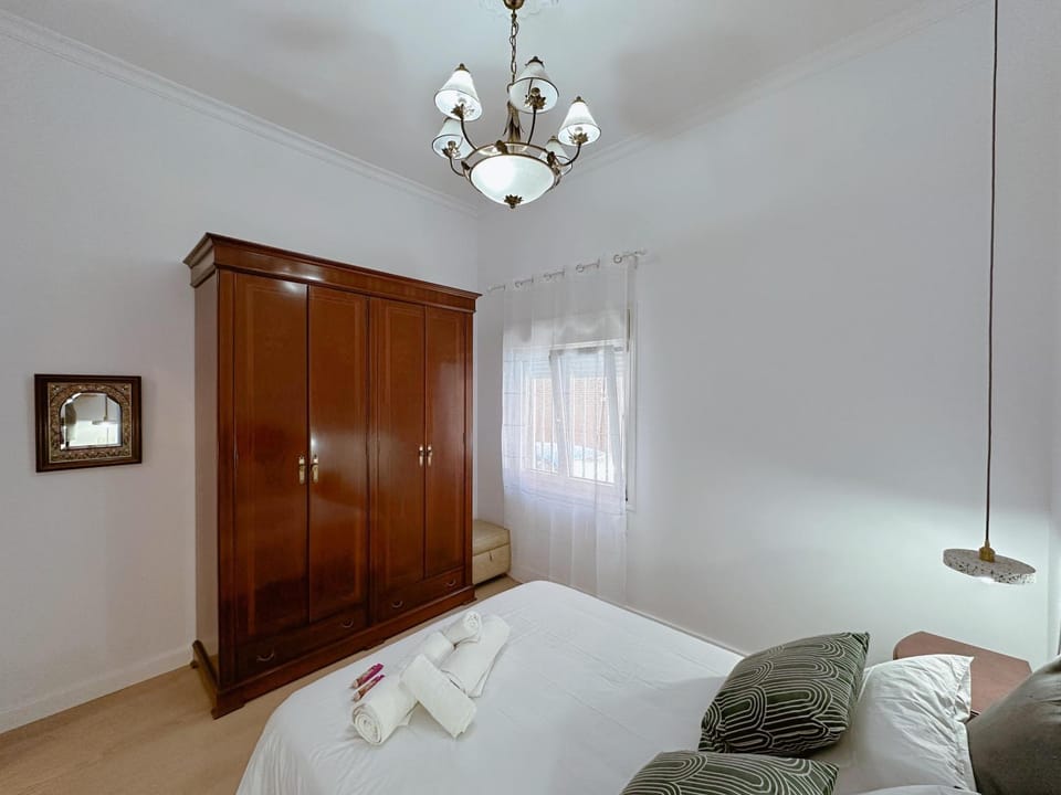Bed, Photo of the whole room, Bedroom