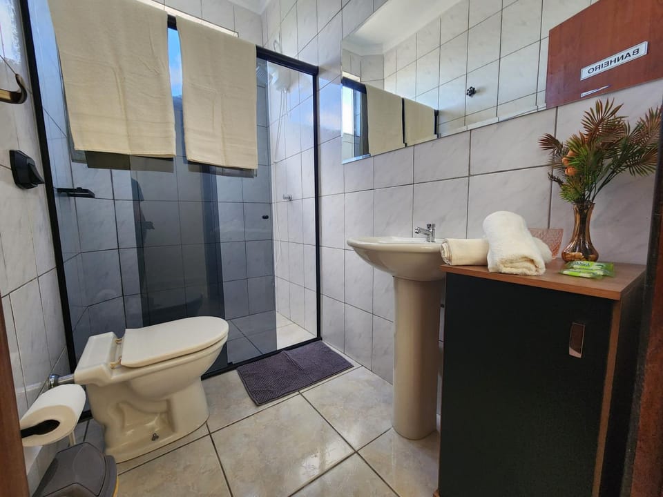 Shower, Bathroom, towels
