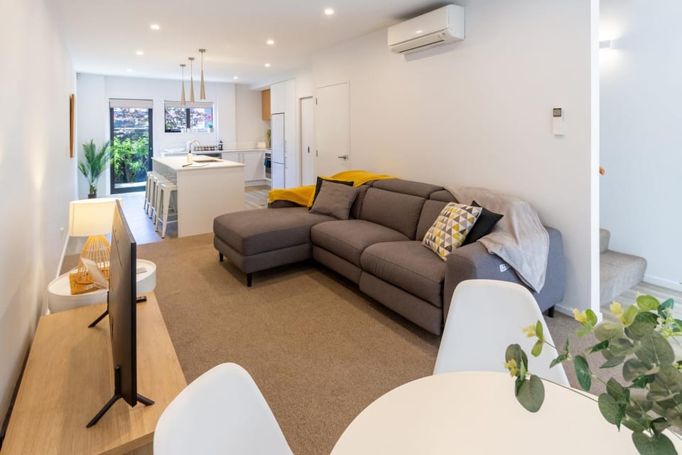 Kitchen or kitchenette, Living room, Dining area, air conditioner