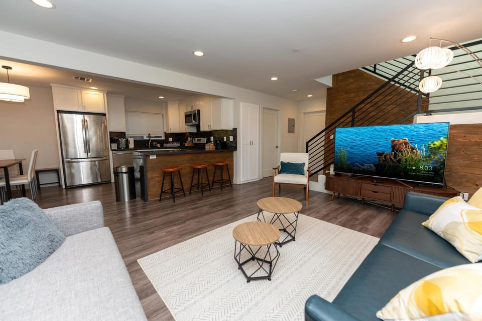 TV and multimedia, Living room, Seating area