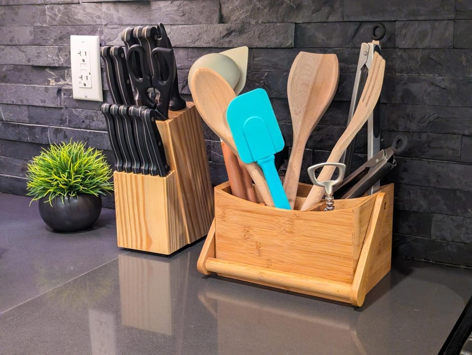 Kitchen or kitchenette, kitchen
