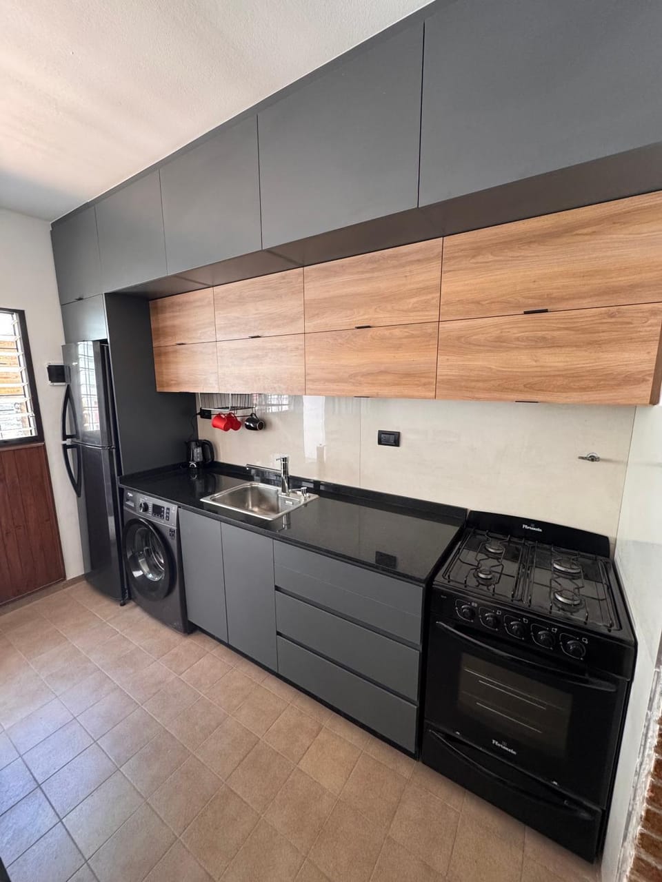 Kitchen or kitchenette, washing machine, kitchen