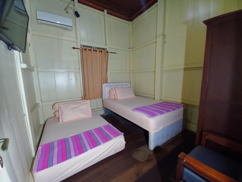 Bed, TV and multimedia, Bedroom, air conditioner