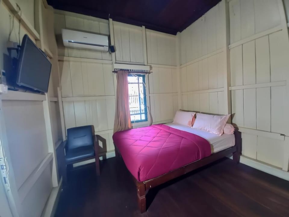 Bed, Bedroom, air conditioner