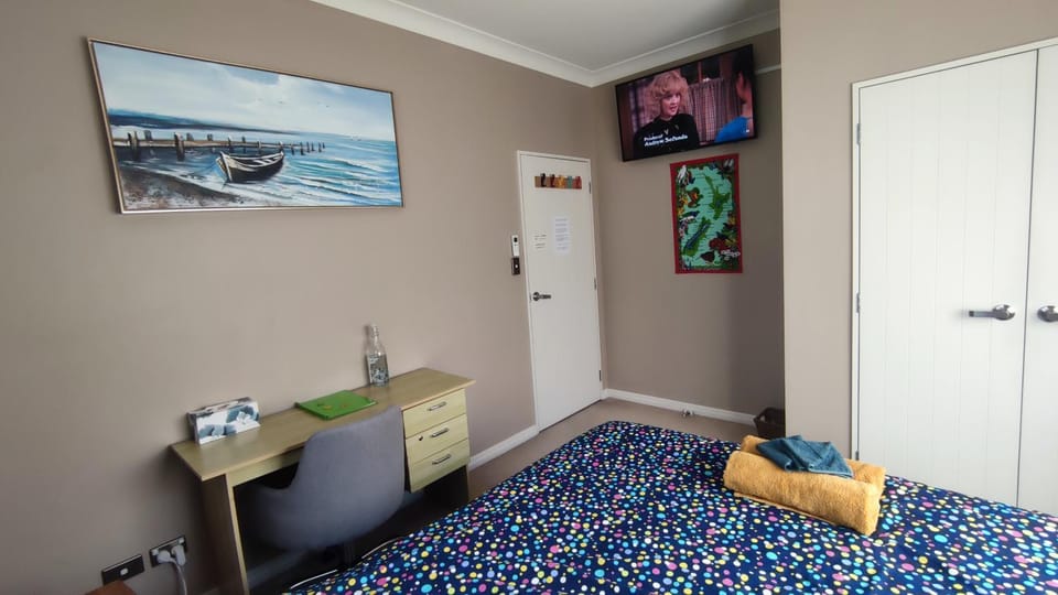 Monique's AirCon Rm Prvt BthRm TV Bed and Breakfast in Auckland