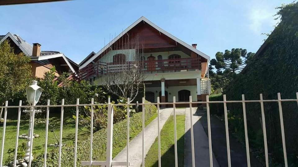 Casa Campos do Jordão House in Campos do Jordão