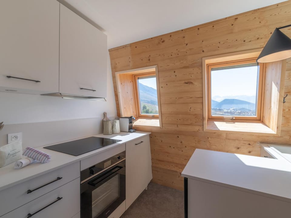 Appartement familial lumineux près des pistes - FR-1-645-80 Apartment in Huez