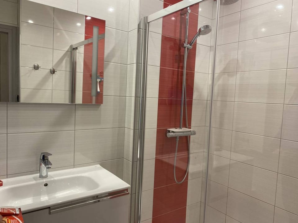 Appartement duplex à Cauterets avec sauna privé et wifi - FR-1-812-87 Apartment in Cauterets
