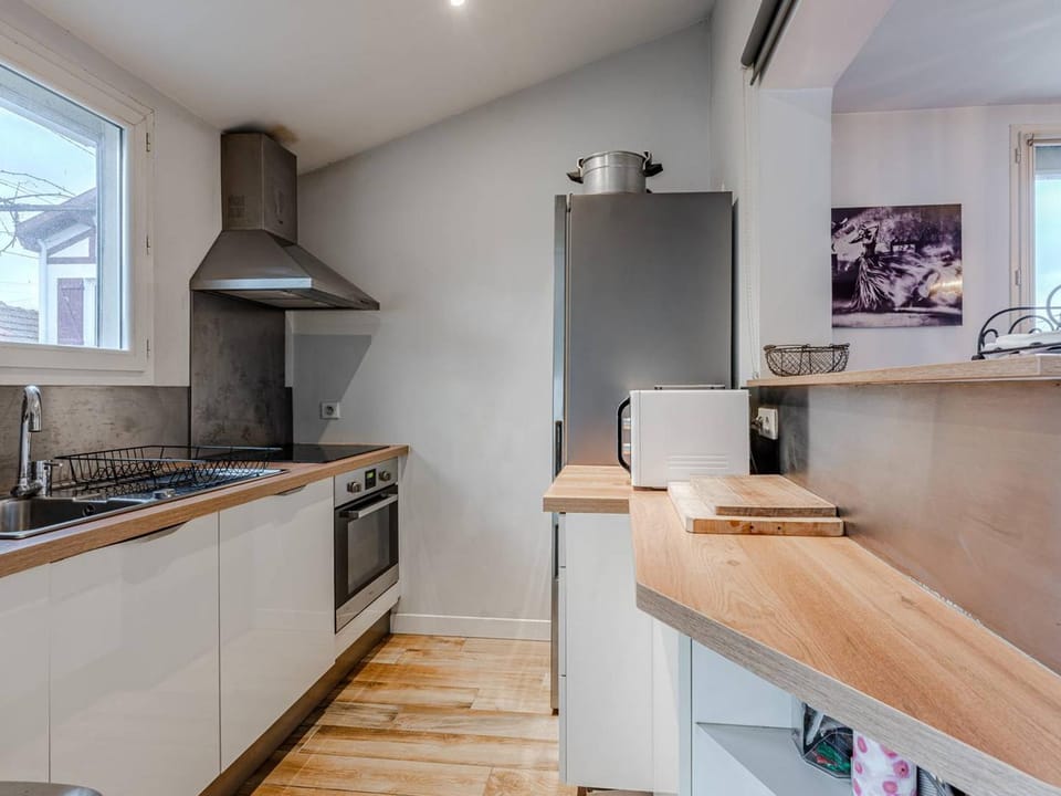 Maison arcachonnaise 3 ch., jardin, proche plage et commerces, WIFI - FR-1-433-129 House in Arcachon