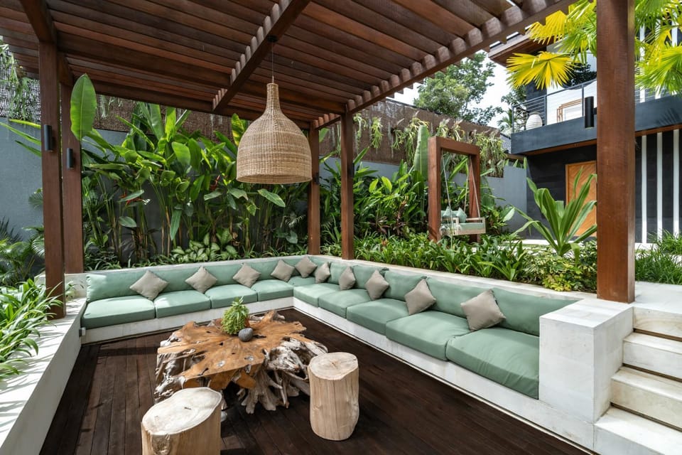 Garden, View (from property/room), Seating area, Garden view