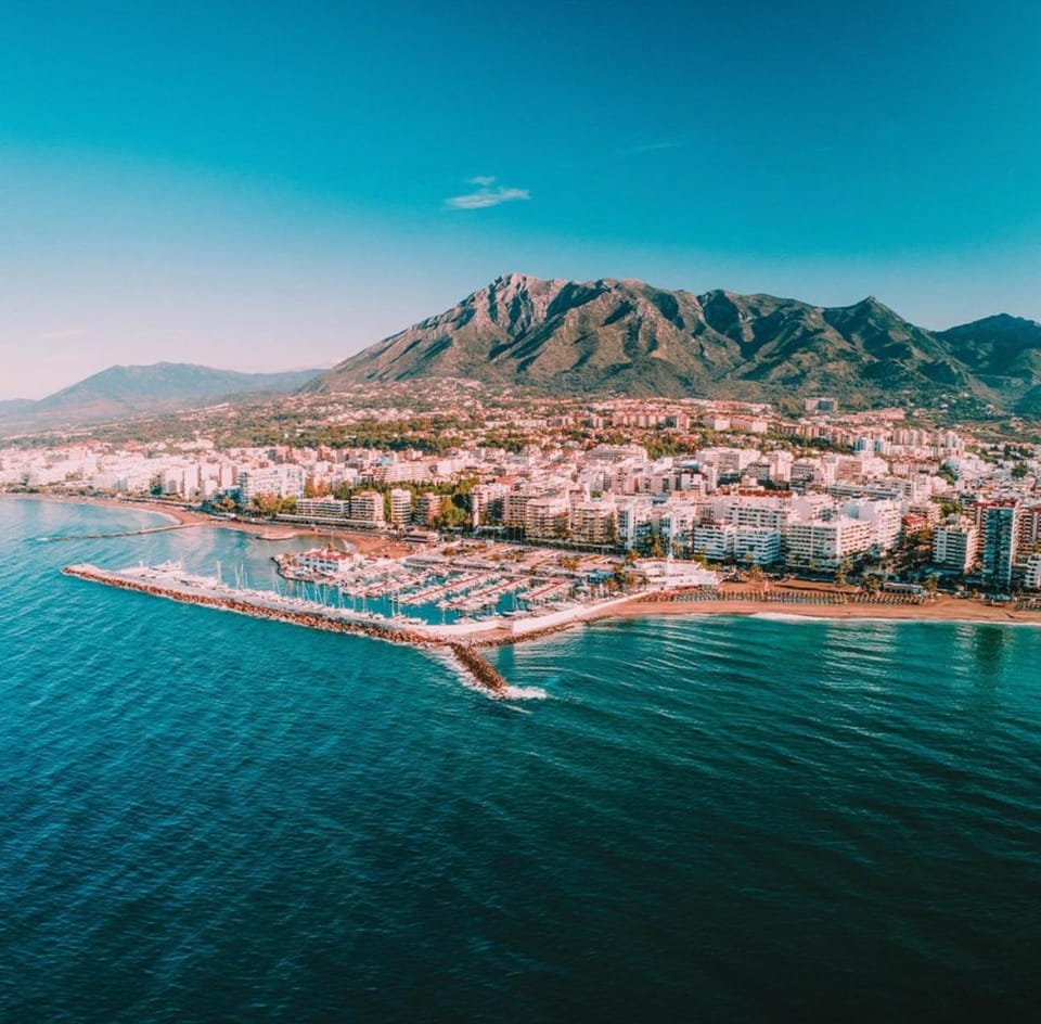 Nearby landmark, Day, Natural landscape, Activities, Bird's eye view, Beach, City view, Lake view, Mountain view, River view, Sea view
