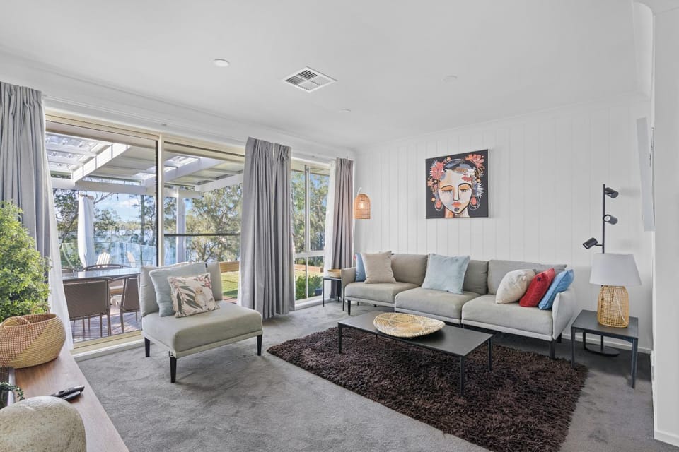 Waterfront Paradise Lodge Brightwaters House in Lake Macquarie