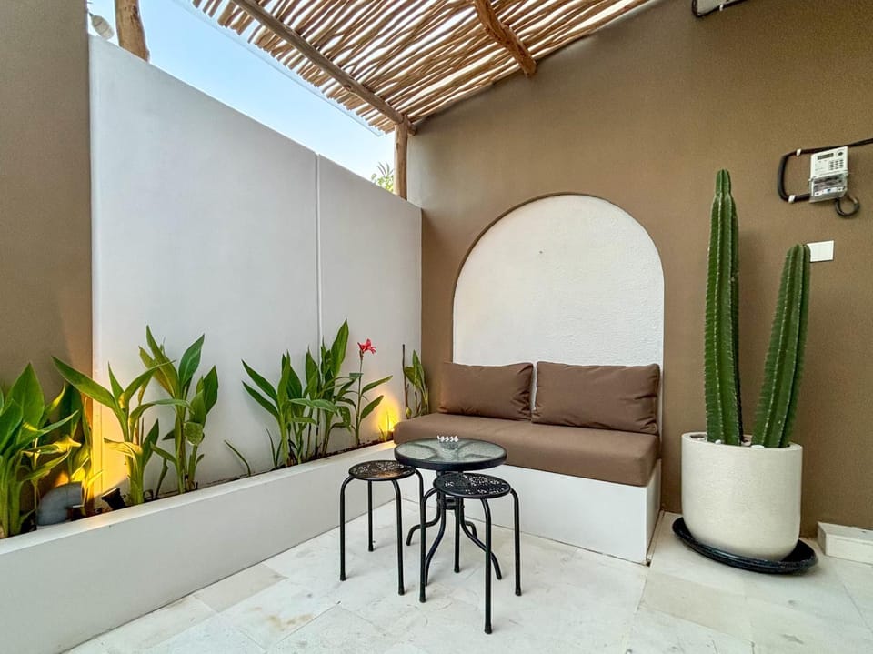 Patio, Seating area