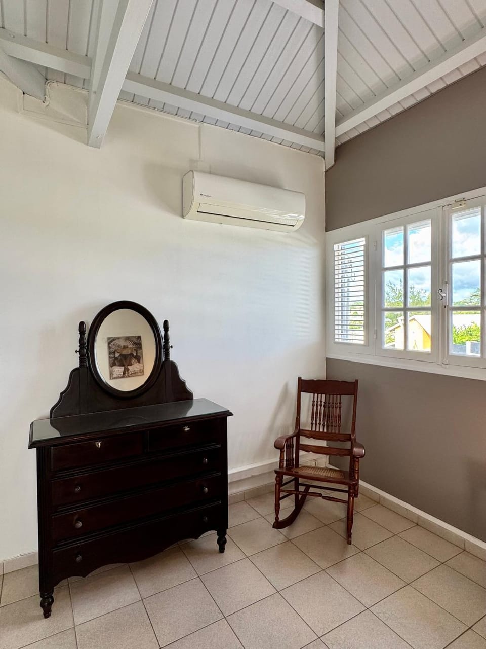 Bedroom, air conditioner