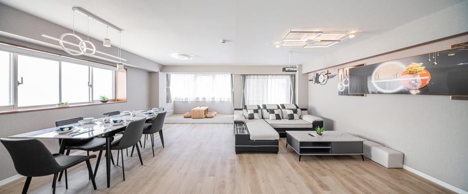 Living room, Seating area, Dining area