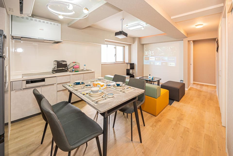 Kitchen or kitchenette, Seating area, Dining area, oven, stove
