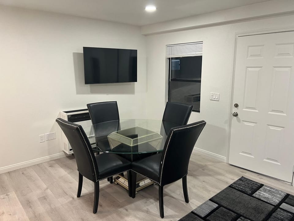 Modern and charming 1 bed first floor apartment Apartment in La Mesa