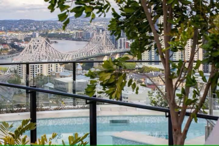 Day, City view, Pool view