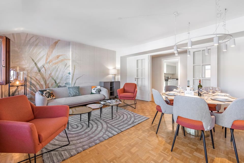 Living room, Dining area