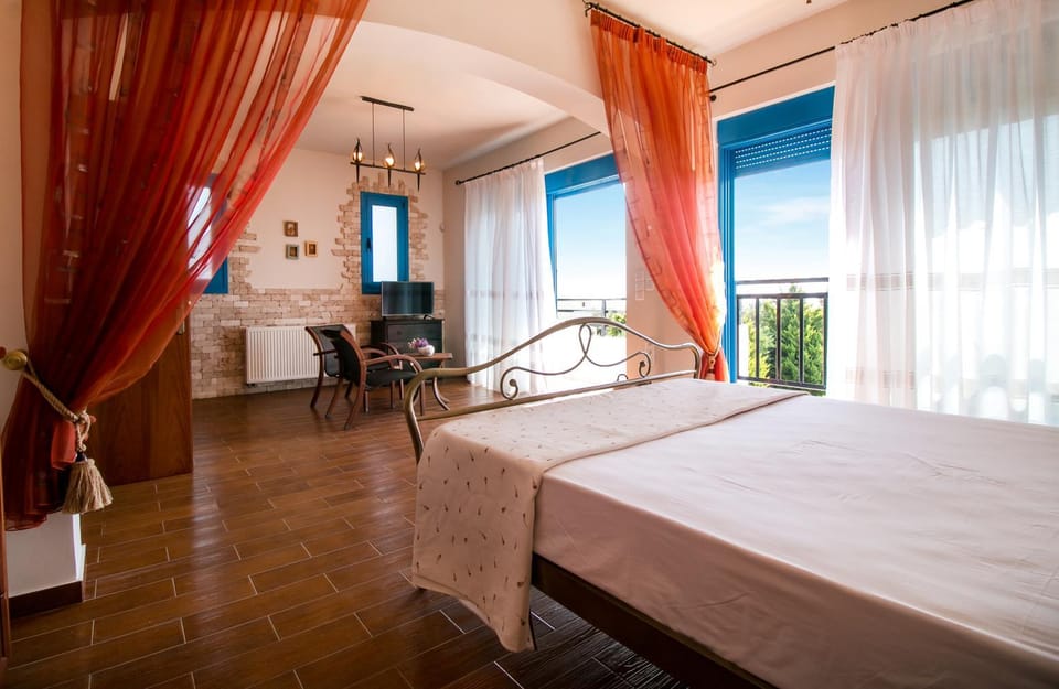 Property building, Bed, View (from property/room), Bedroom, Sea view