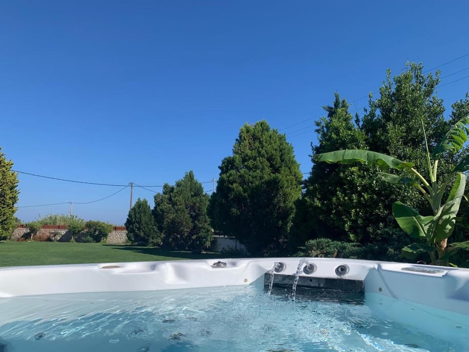 Day, Hot Tub