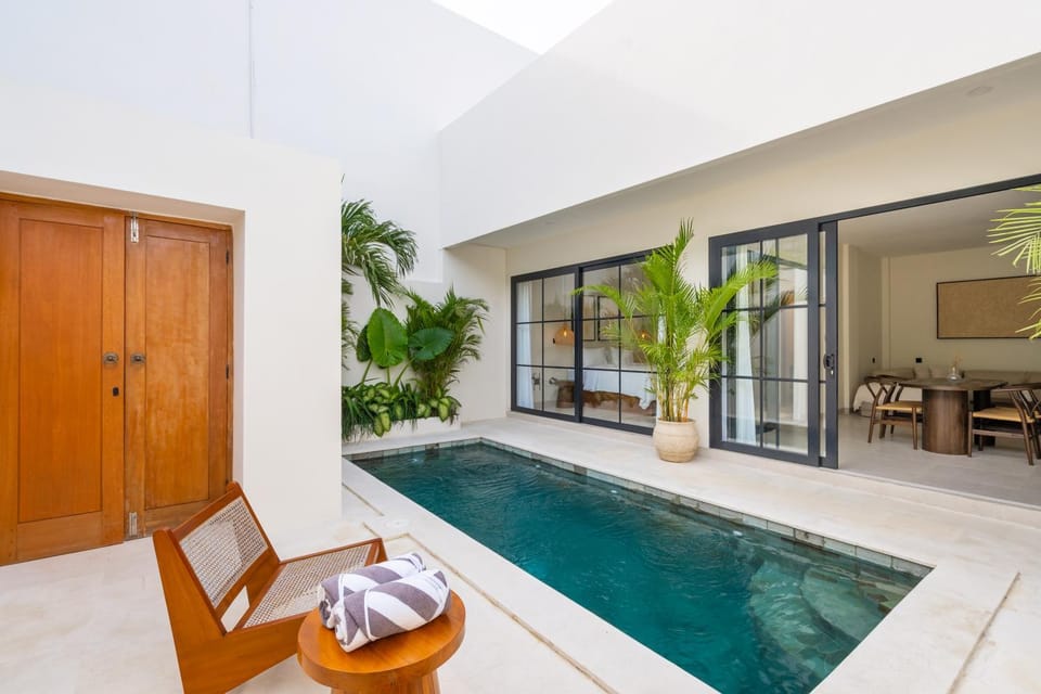 Garden view, Pool view, Swimming pool, Swimming pool, sunbed