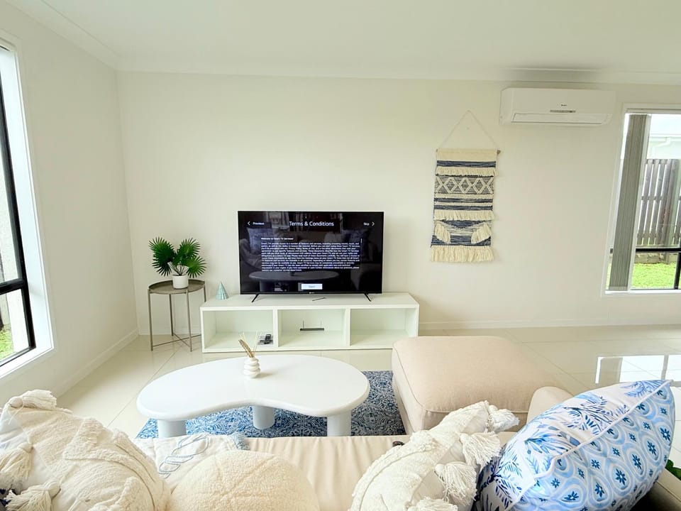 Large 4-Bedroom Home in Pİmpama - Easy Access to Theme Parks House in Pimpama