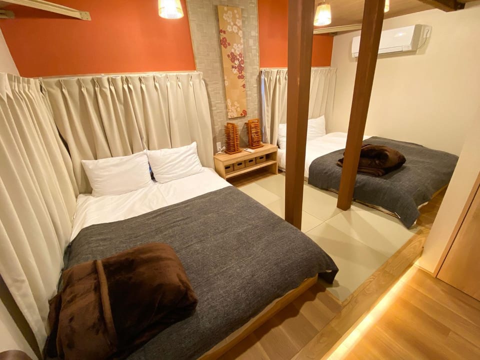 The Villa Ebisu RED惠比寿駅徒步8分静かな住宅地 Villa in Shibuya