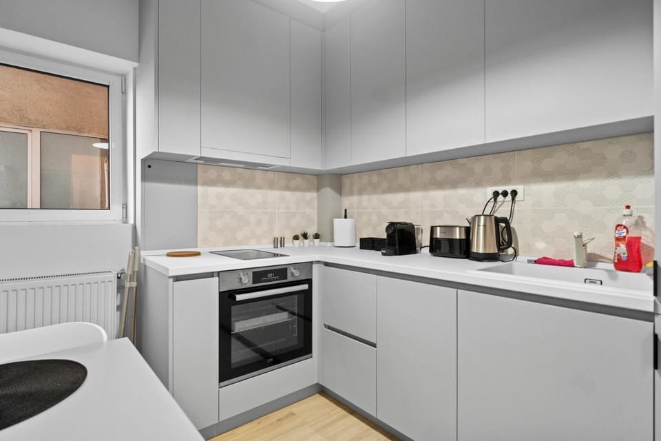 Coffee/tea facilities, Kitchen or kitchenette, stove, toaster