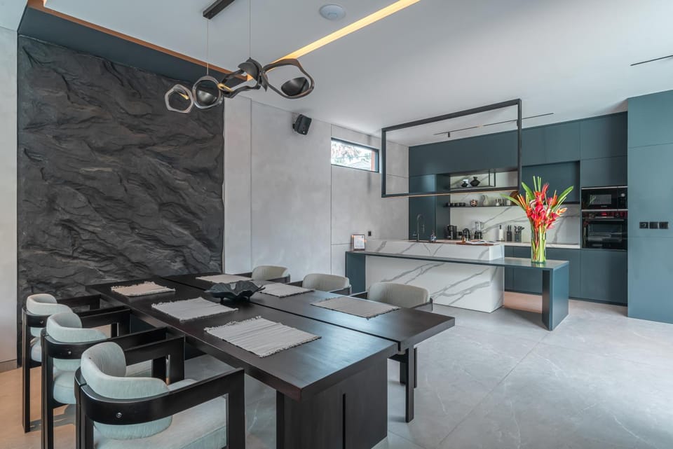 Under The Palms - A Luxurious 3-BR Villa in Canggu Villa in North Kuta
