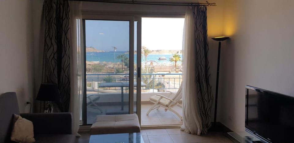 Natural landscape, View (from property/room), Balcony/Terrace, Sea view