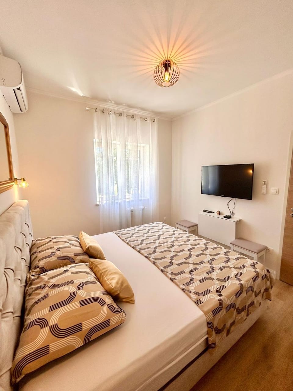 Room with pool 2371 Bed and Breakfast in Medulin