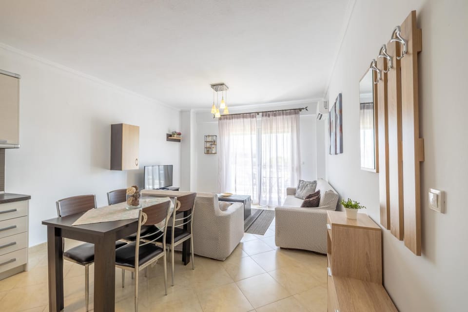 TV and multimedia, Living room, Dining area