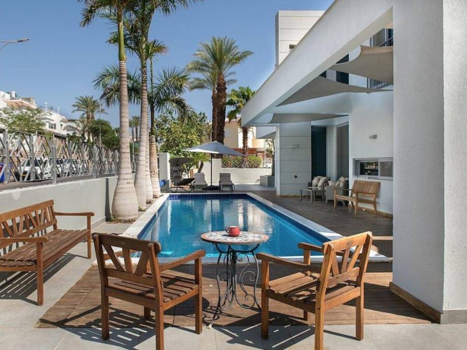 Property building, Swimming pool