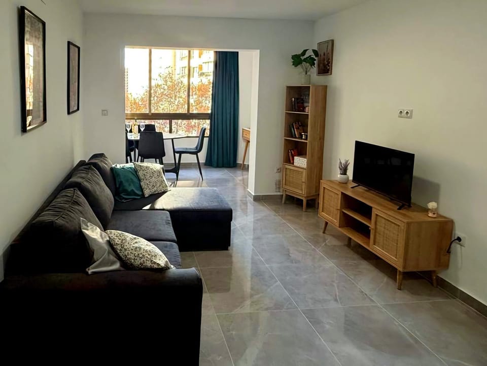 Communal lounge/ TV room, TV and multimedia, Living room, Evening entertainment