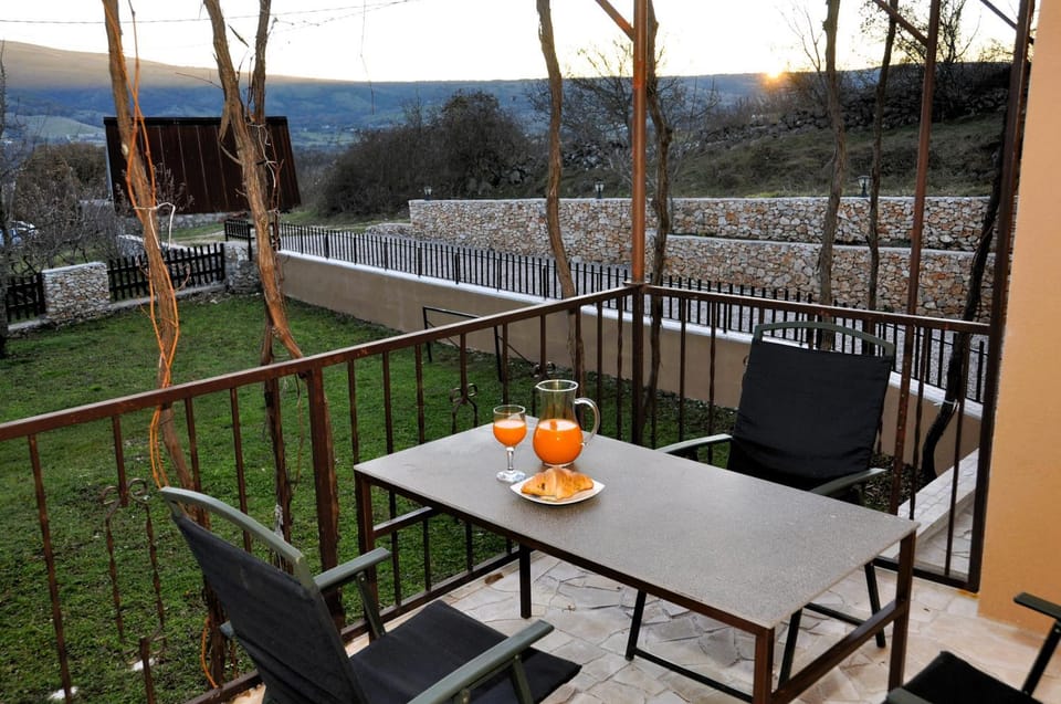 View (from property/room), Balcony/Terrace