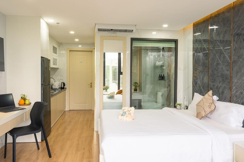 Shower, Bed, Bathroom, Photo of the whole room, Bedroom