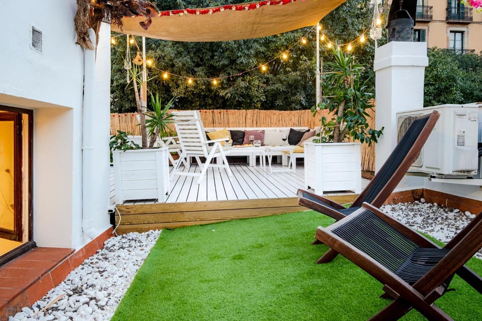 Balcony/Terrace, sunbed