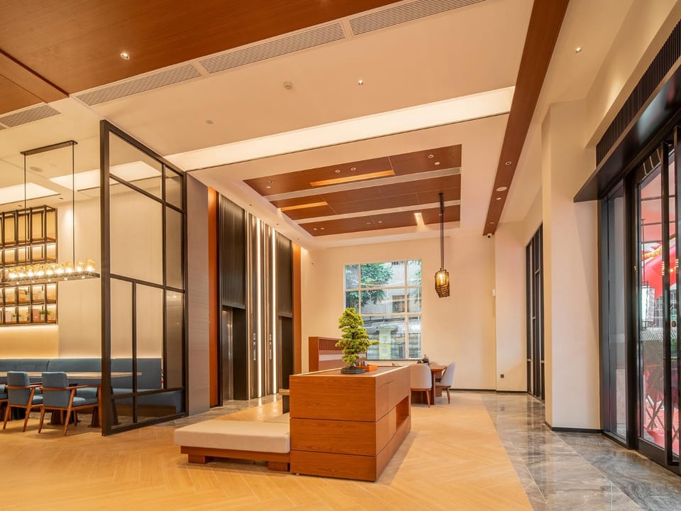 Communal lounge/ TV room