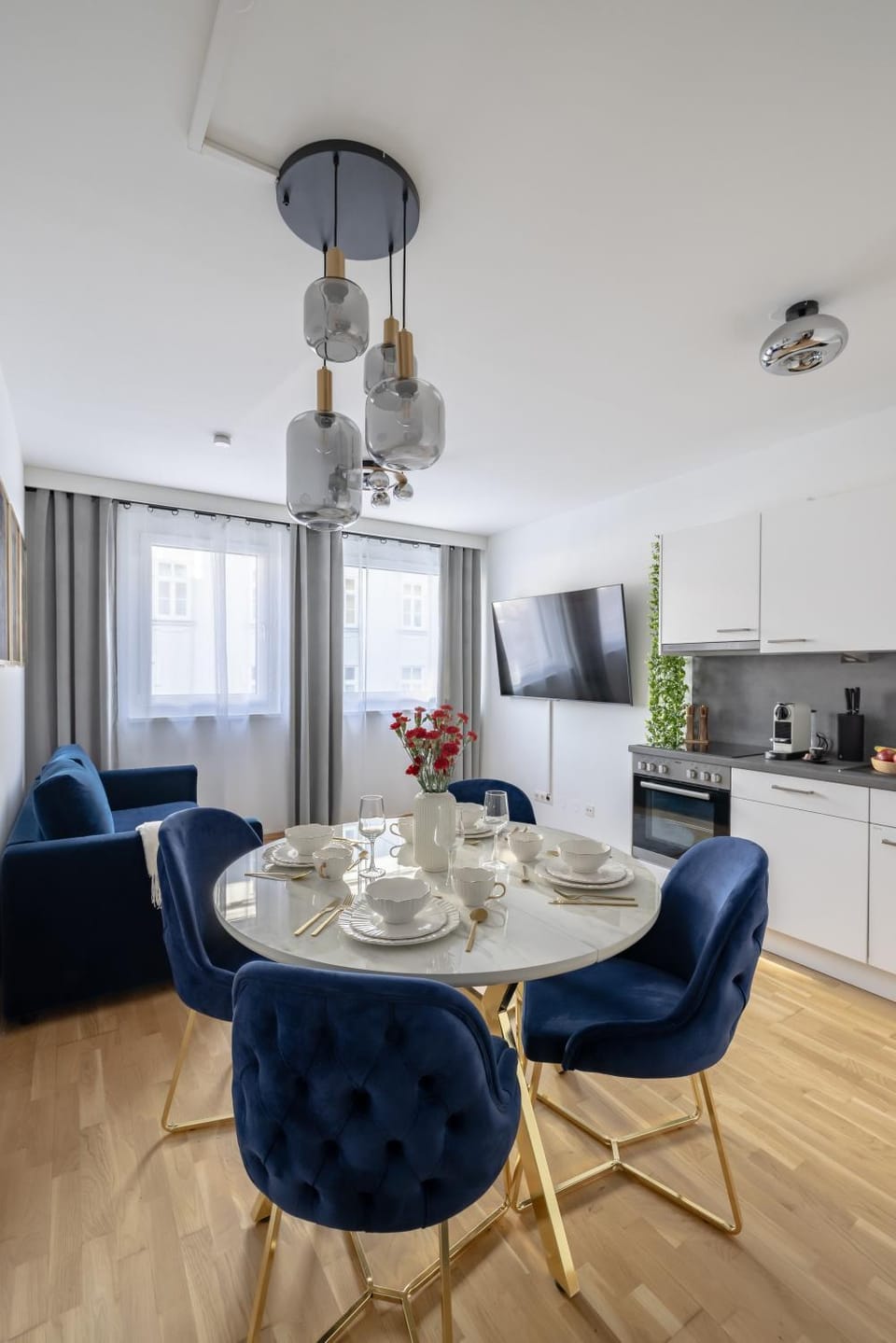 Dining area, kitchen