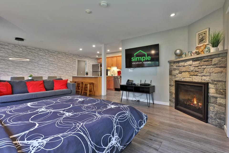 Bed, Living room