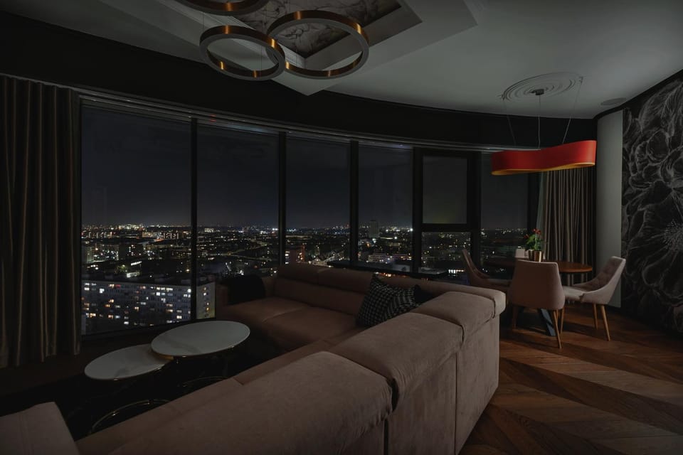 View (from property/room), Living room, Seating area