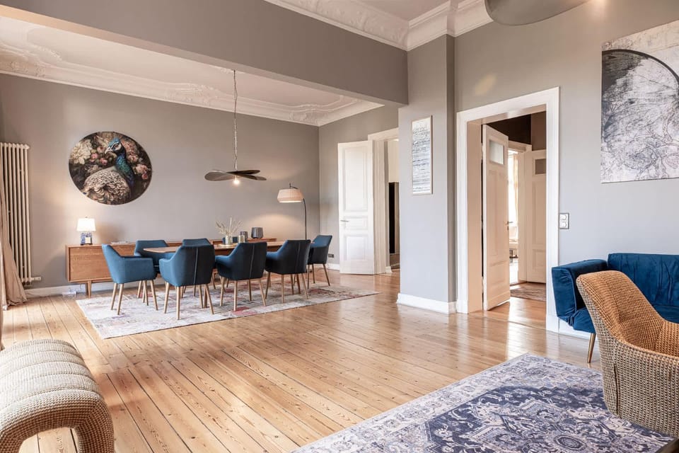Living room, Dining area