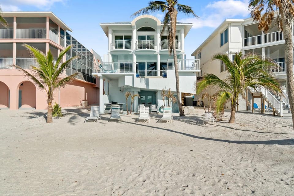 Beautiful Sunset, Perfect Beachfront Pool Home, Sleeps 13 House in Bonita Springs