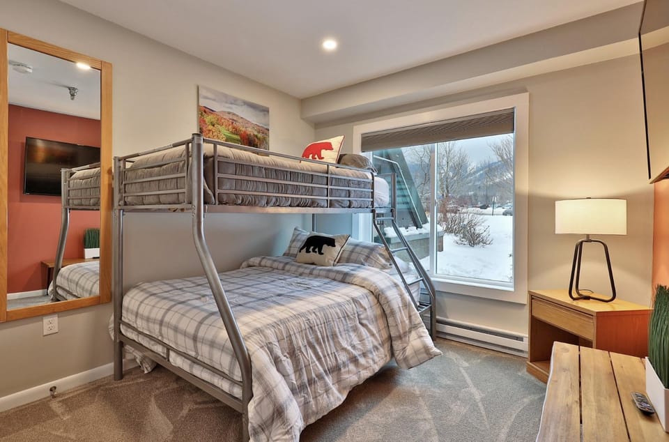 Bed, Photo of the whole room, Bedroom, bunk bed