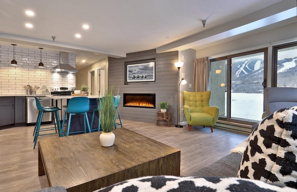 Kitchen or kitchenette, Living room, Dining area