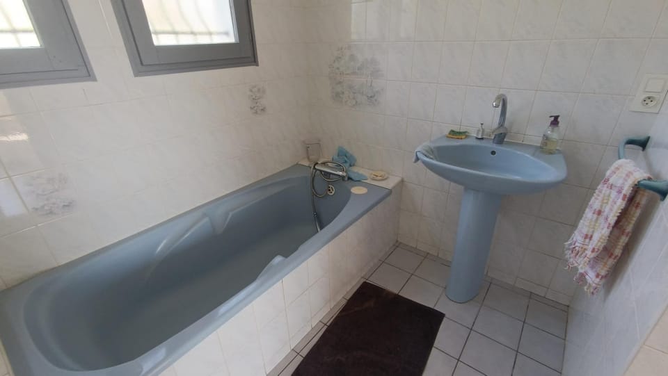 Bathroom, Bath
